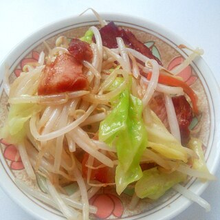 チャーシューともやしの肉野菜炒め